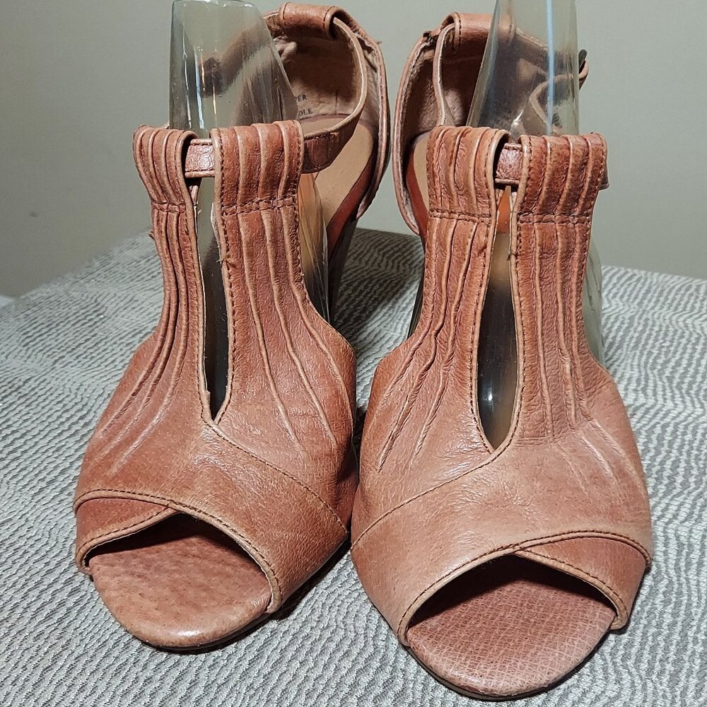 Miz Mooz Whitley Peep toe with heel Mauve Peach Pink in color Size 6